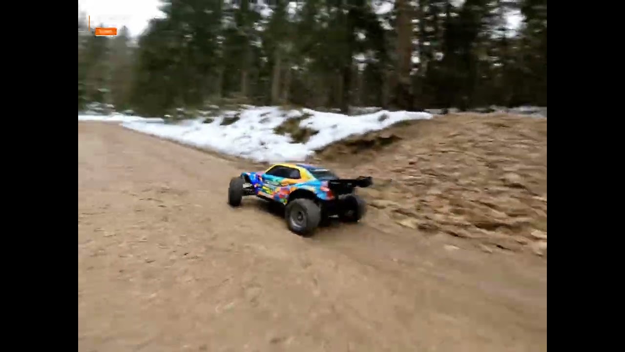 RC CAR VEO  Racing car in the forest