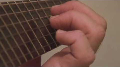 Douglas Niedt Tech Tip: Slurs Clip 1 - Ascending Slur 3rd String C to D Session 2