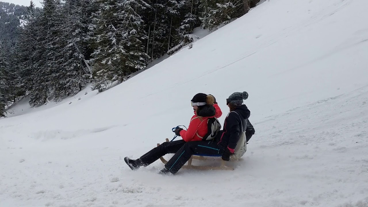 Schlitteln auf der Rigi - YouTube