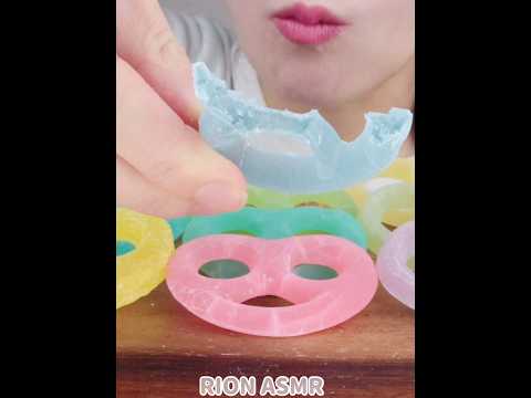 グミッツェル❣️SUPER CRUNCHY PRETZEL GUMMY EATING SOUNDS#asmr #mukbang #咀嚼音 #eatingsounds#marshmallow