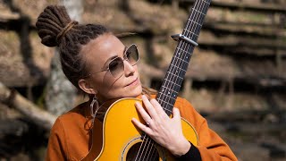 Mariette - A Million Years Acoustic Version