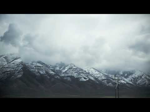 Putar Dancing In The Rain - Chasing Noise