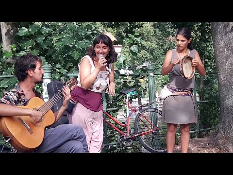 MUITA MARE // Aşkları saran SARMALLAYAN keder ve sevinç şarkıları // BERLİN STREET MUSIC.