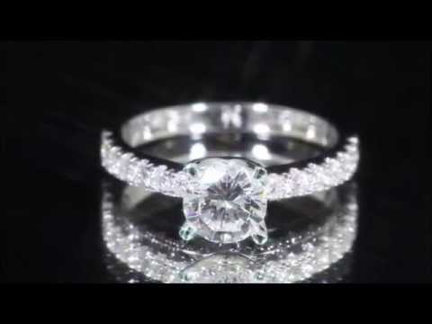 How to buy a diamond engagement ring online