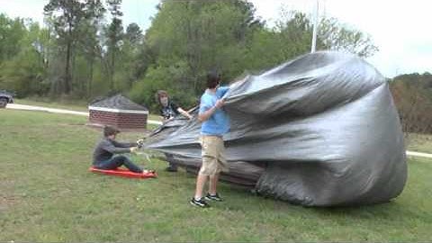Lots of Wind + Huge 30x20 Tarp = Fun :D