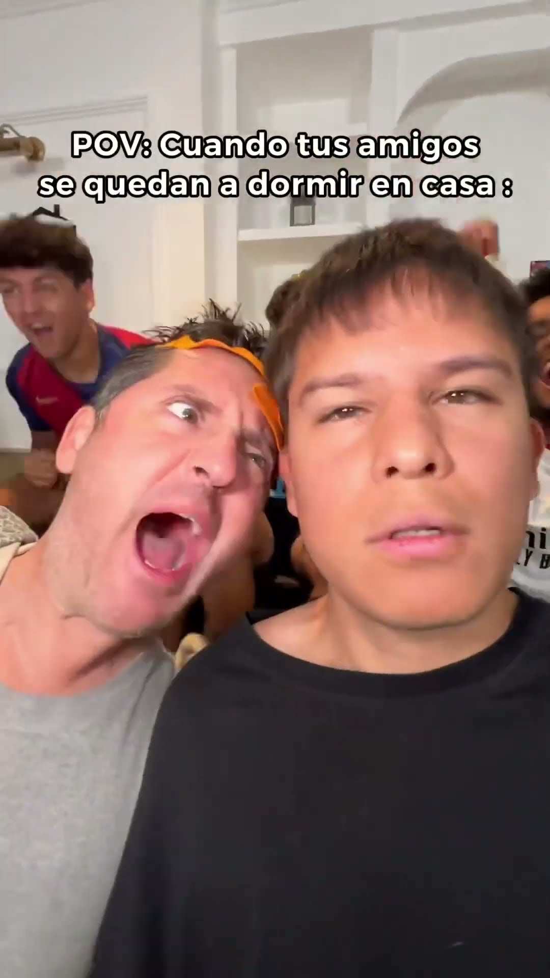 POV: Cuando Tus Amigos Se Quedan A Dormir En Casa ?? Paul Ferrer #short