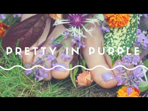 Pretty Flower Feet Purple Toes