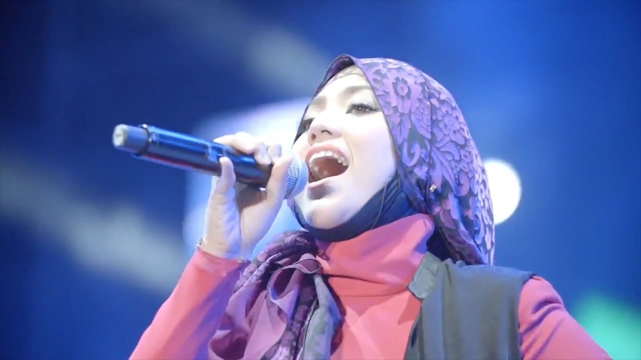 Shila Amzah (茜拉) Greenfield Music Festival(Nanning Guangxi China) 2014