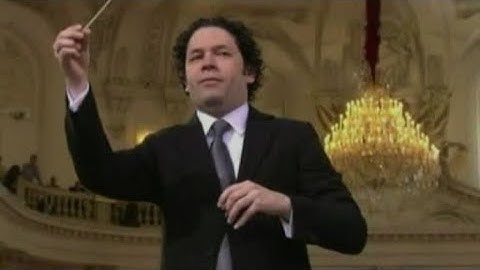 Johannes BRAHMS - Gustavo DUDAMEL "variations on a theme by Joseph HAYDN"