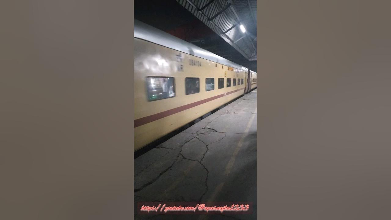 Superfast Passenger Train arrived at Jalandhar Cantt.. pleasesubscribe