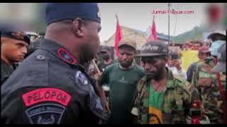 Tegas Brimob Polda Papua Bubarkan Masa Aksi