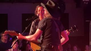 Famous Amanda Shires - Break Out The Campagne @ SPACE 11/5/22 Profile