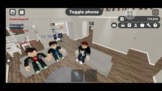 On fait des jeux des questions chez Bertrand pendant les vacance : Greenville ROBLOX RP ?️‍️ .