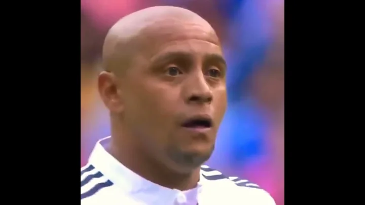 Roberto Carlos và pha chuyền bóng IQ 200 #shorts