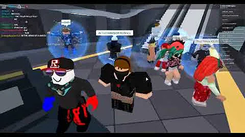 Meeting Hollpiglet in roblox