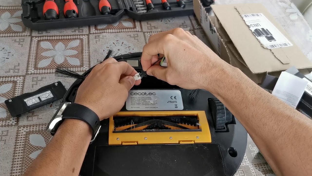 Cambiar batería Conga - YouTube