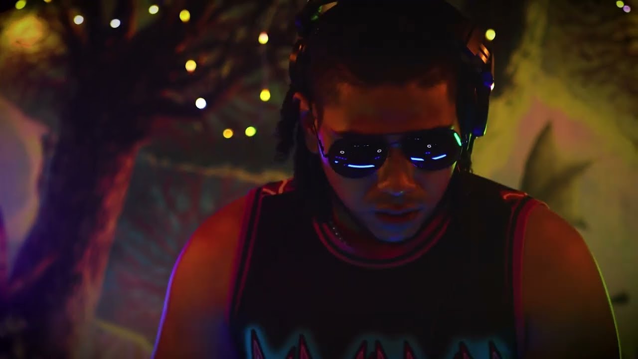 Смотреть «Sebastian Tejeda X Closer X Visualizer» на YouTube Смотреть «Sebastian Tejeda X Closer X Visualizer» на YouTube