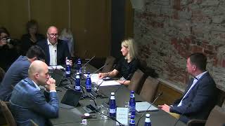 Korruptsioonivastane erikomisjon kuulas peaminister Kaja Kallast