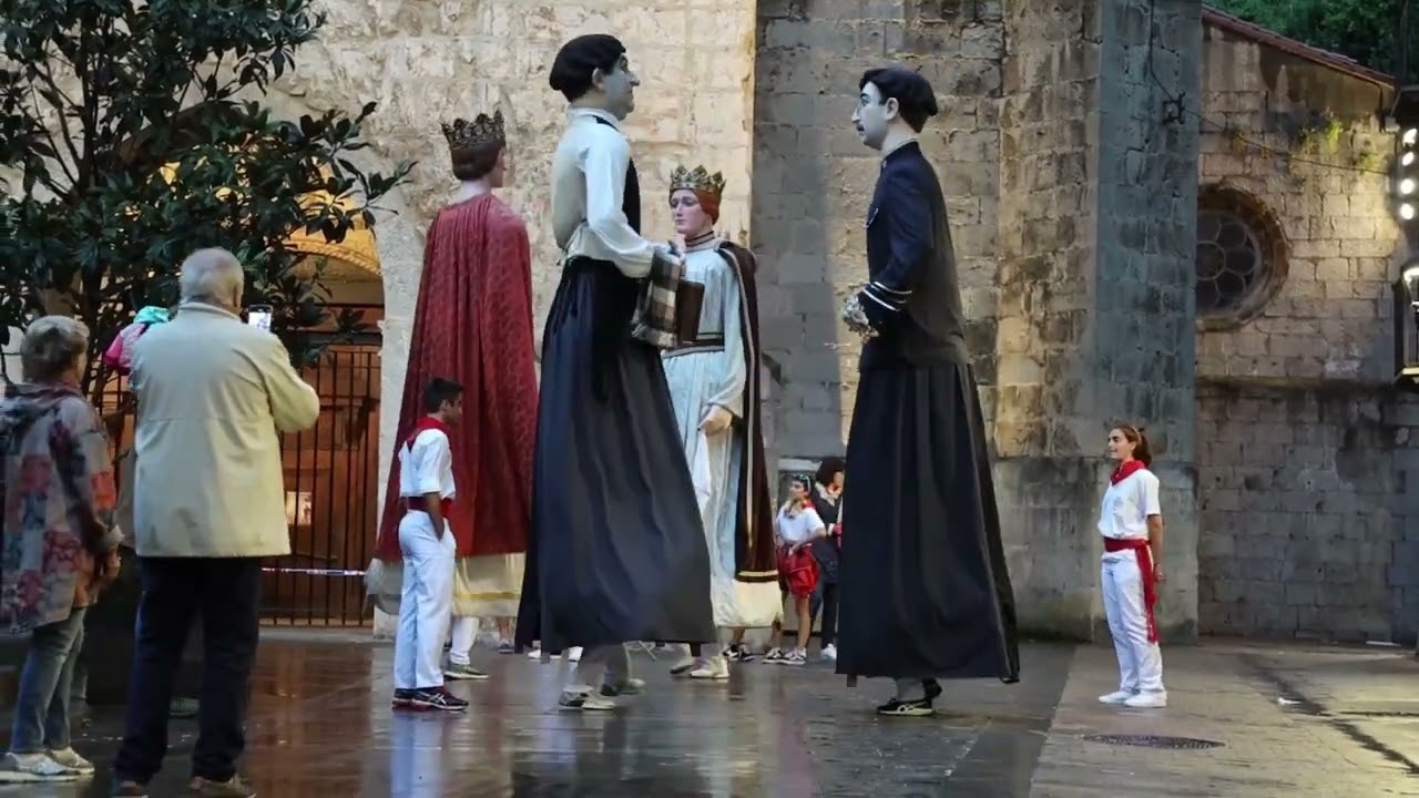 Gaiteros de Estella. Deba. Despedida de gigantes, 2022. Baile de la era de Estella