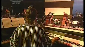Milton Nascimento e Esperanza Spalding - Ponta de Areia ao vivo Rock In Rio 2011 Milton Nascimento e Esperanza Spalding - Ponta de Areia ao vivo Rock In Rio 2011