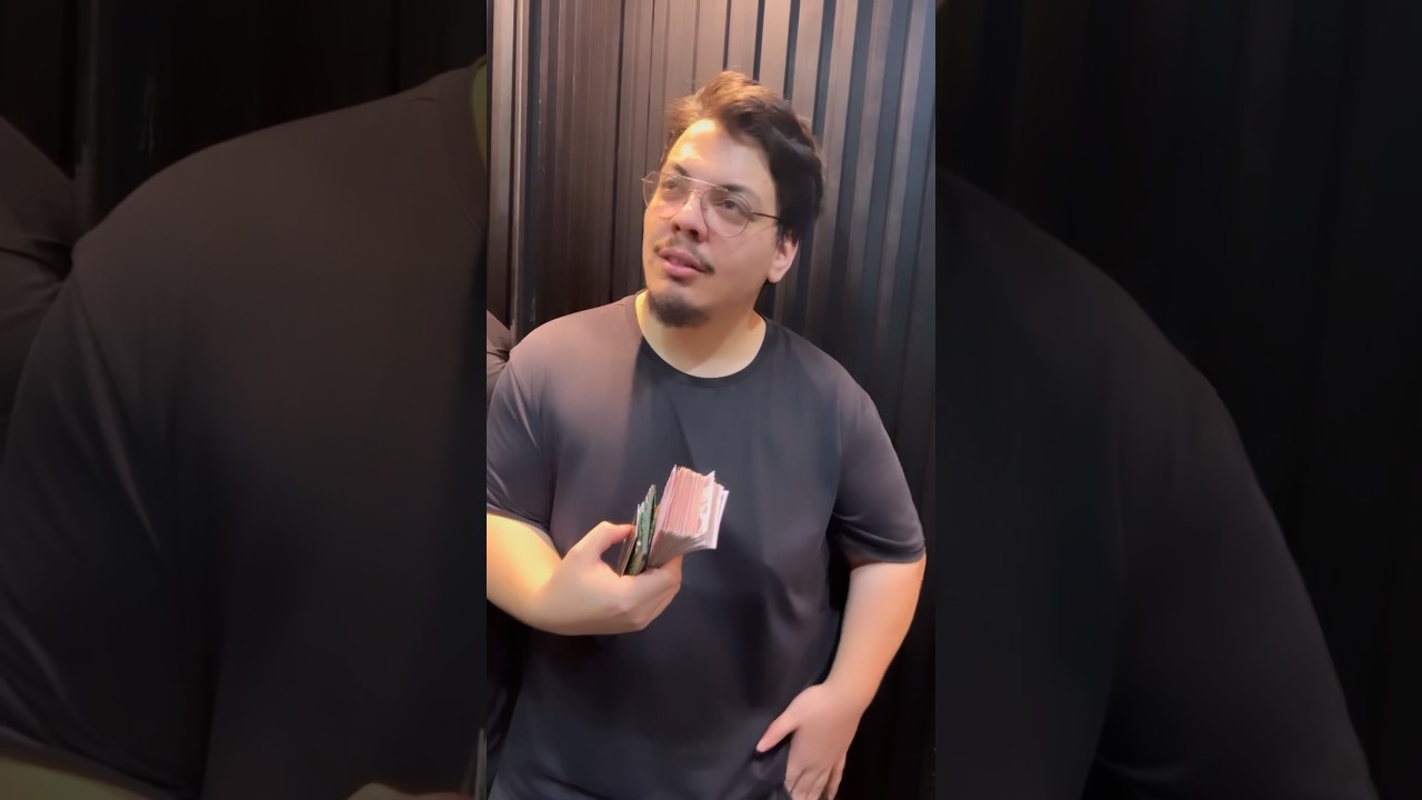 Hala Nakit Taşımaya Çalışan Adam #shorts