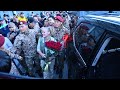 Колонна Lexus 570 и мотоциклов — Валентину Шевченко встретили в КР. Видео