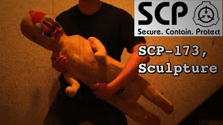 지점토로 거대한 SCP-173, 조각상 만들기