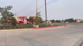 Rowlett Fire Dept Ladder 3 responding with loud Q!