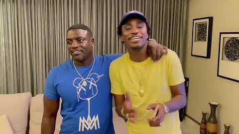 Wally Seck parle avec Akon