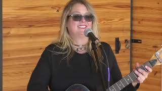 Alicia New - Moving On