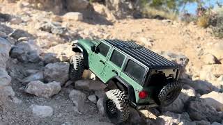 Trx4m with Jeep body.Mini rubicon Jeep vs the mini rubicon trail.