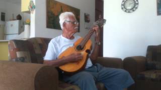 Mi Papa Tocando En Cuatro Puertoriqueno, La Alabanza Merecedor De Alabanza