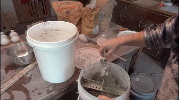 Sieving or screening the glaze - a clever invention indeed ! March 13th 2020 with Simon Leach