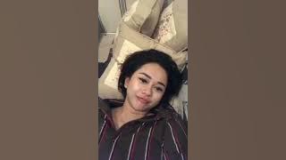 Cantiknya Aura kasih sreaming pas mau tidur . Gagal fokus