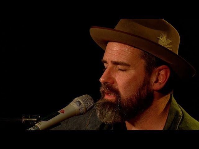 在 YouTube 上观看 Martin Harley - Winter Coat