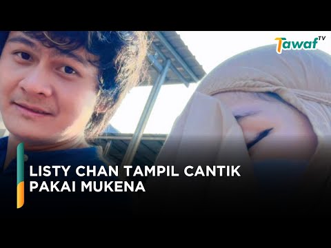 Listy Chan Tampil Cantik Pakai Mukena