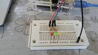 3 led running int code by arduino