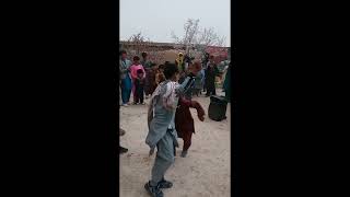 رقص امریکای توسط بچه های افغانی! جالب و جذاب و دیدنی.