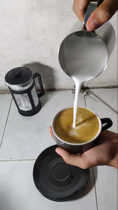 latte art #lateart #latte #coffee #coffeelover #latteartgram #espresso #coffeeshop #kopi #ngopi