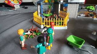 Monkey Attack - Playmobile Zoo Stop Motion