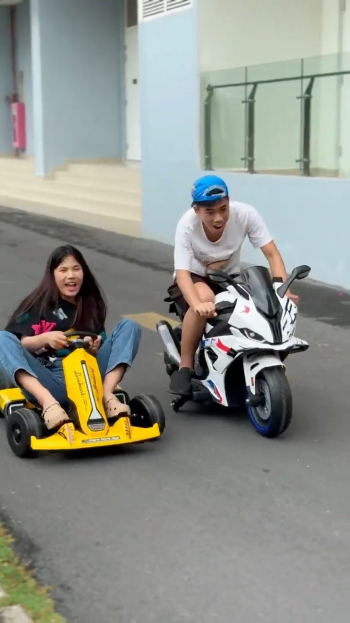 Su Hao comedy: Race car battle ?️ ? ?