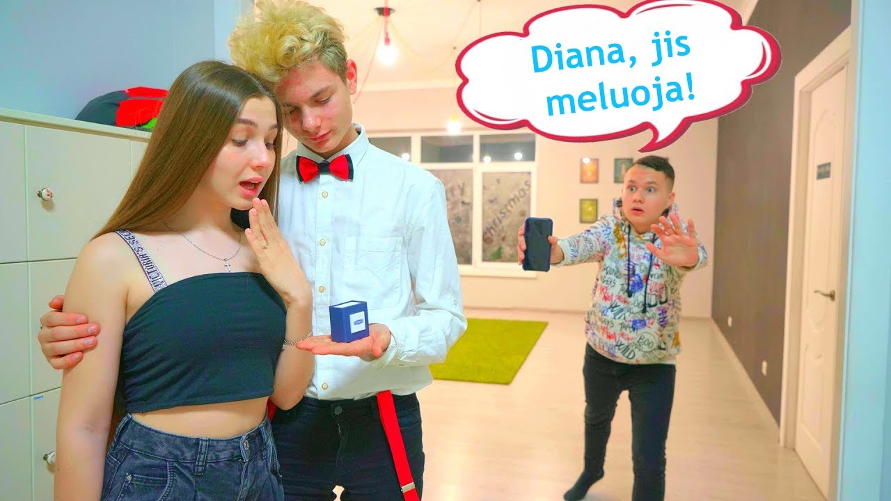 KREPŠININKAS MELUOJA DIANAI! 😮 Ar jis niekada jos nemylėjo?