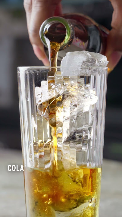 How To Make A Ballantine's & Coke | Whisky Cocktail Recipe