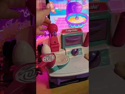 Baking With The 1999 Easy Bake Oven PC Game