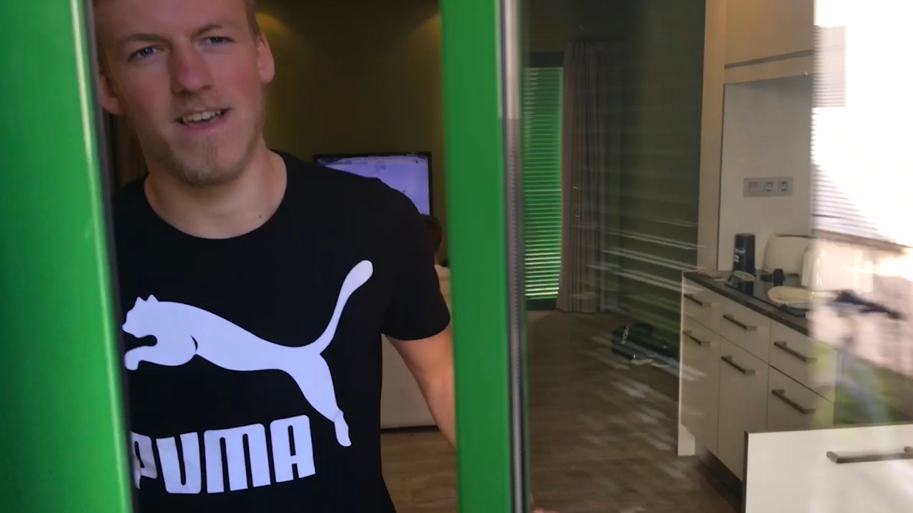 En snabbvisit i ungdomsrummet med Teddy Bergqvist