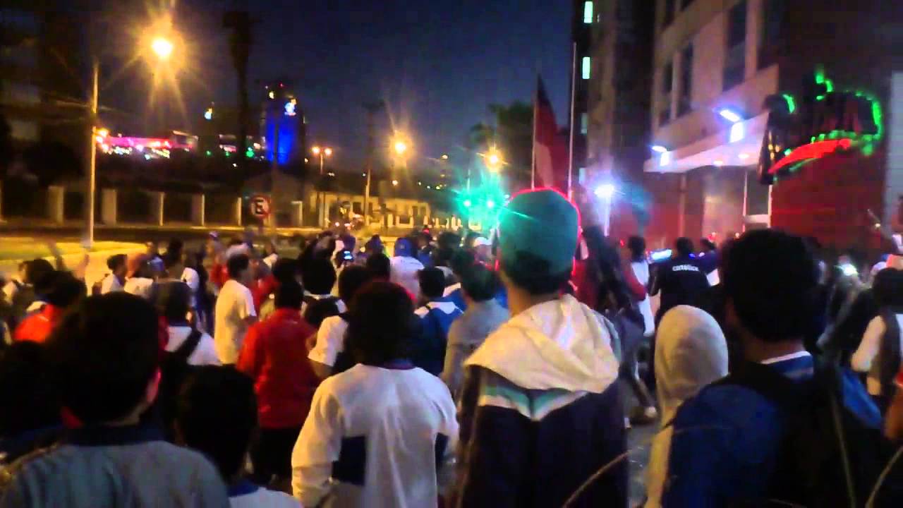 Banderazo de los cruzados en Antofagasta (22/11/2013)