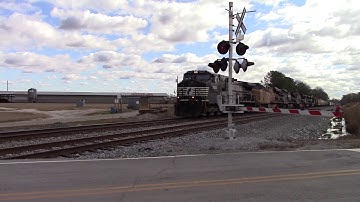 Sweet Meet & Double Horn Action at the same time NS E51/E49 ES40DC/C40-9Ws/SD70ACE/SD70M-2/C40-8W!!!