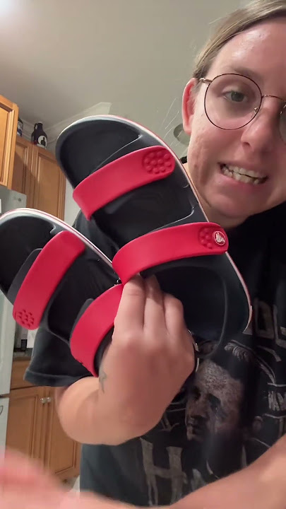 These are perfect for the wide bread roll feet toddlers! #crocs #crocbandcruisers #crocssandals