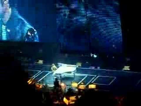 Jay Chou singing An Jing