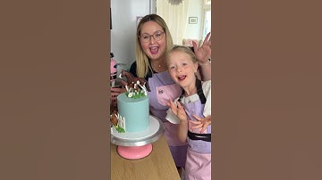 Frost Form seriously makes cake decorating so easy, even a six-year-old can do it! www.frostform.com